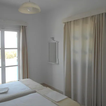 Lefkes アパートホテル 4*